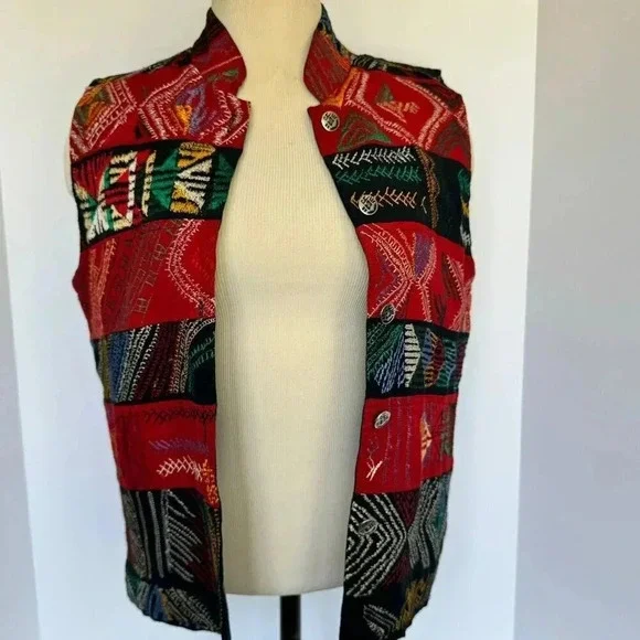 Vintage red and black  embroidered cotton vest - Picture 4 of 11